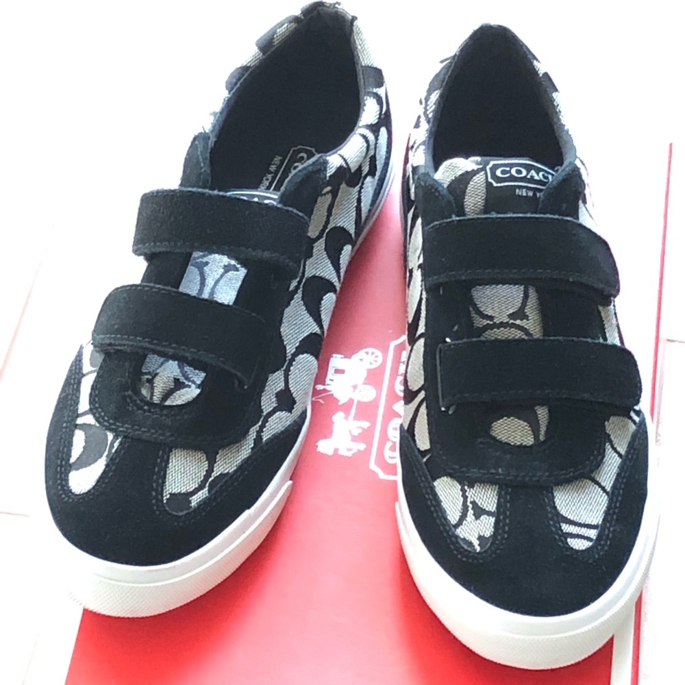 Women’s Black and White coach shoes. New w/o tags.